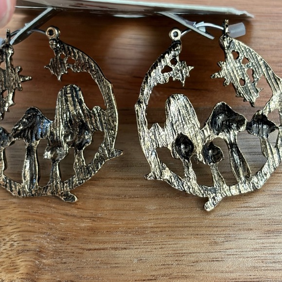 Thorn & Fable Ghost Forest Hoop Earrings Women OS Silver Mushroom Star Hot Topic - Picture 5 of 5